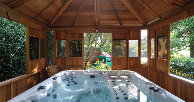 Jacuzzi Exterieur Avec Abri